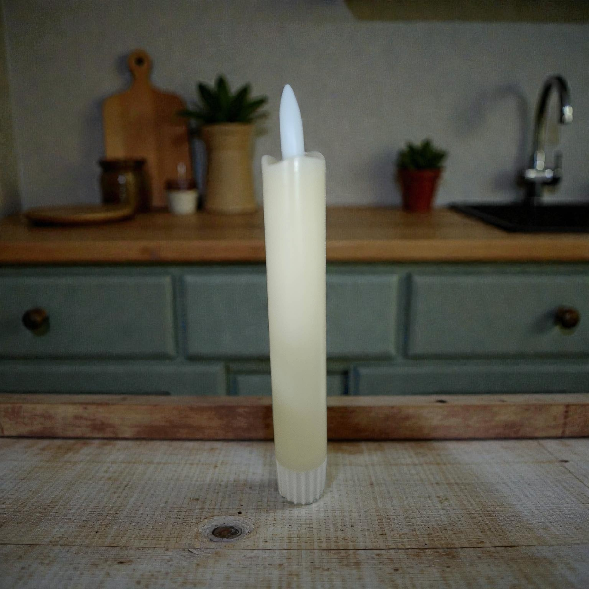 Cream Moving Flame Candle 6.5"